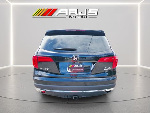 Used 2017 Honda Pilot Elite image 4