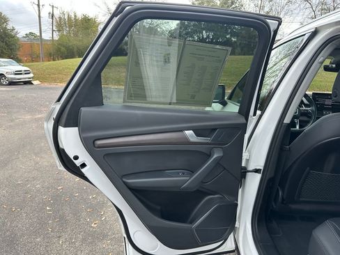 Used 2022 Audi Q5 2.0T Premium image 35