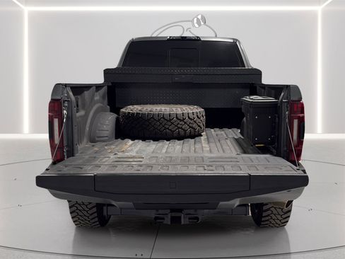 Used 2022 Ford F250 Lariat w/ Tremor Off-Road Package AWD/4WD image 11