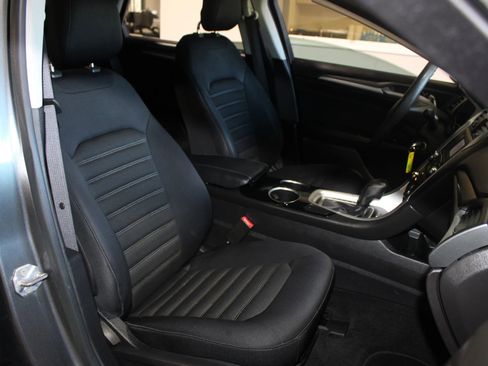 Used 2014 Ford Fusion SE image 24