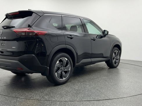 Used 2025 Nissan Rogue SV FWD image 9