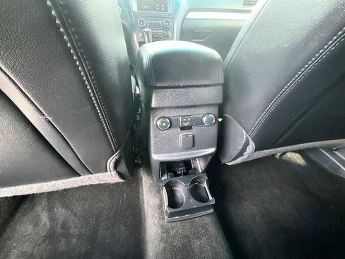 Used 2016 Ford Explorer XLT w/ Equipment Group 202A AWD/4WD image 34