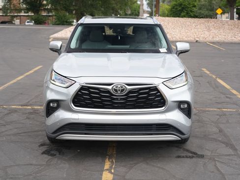 Used 2020 Toyota Highlander Platinum AWD/4WD image 8
