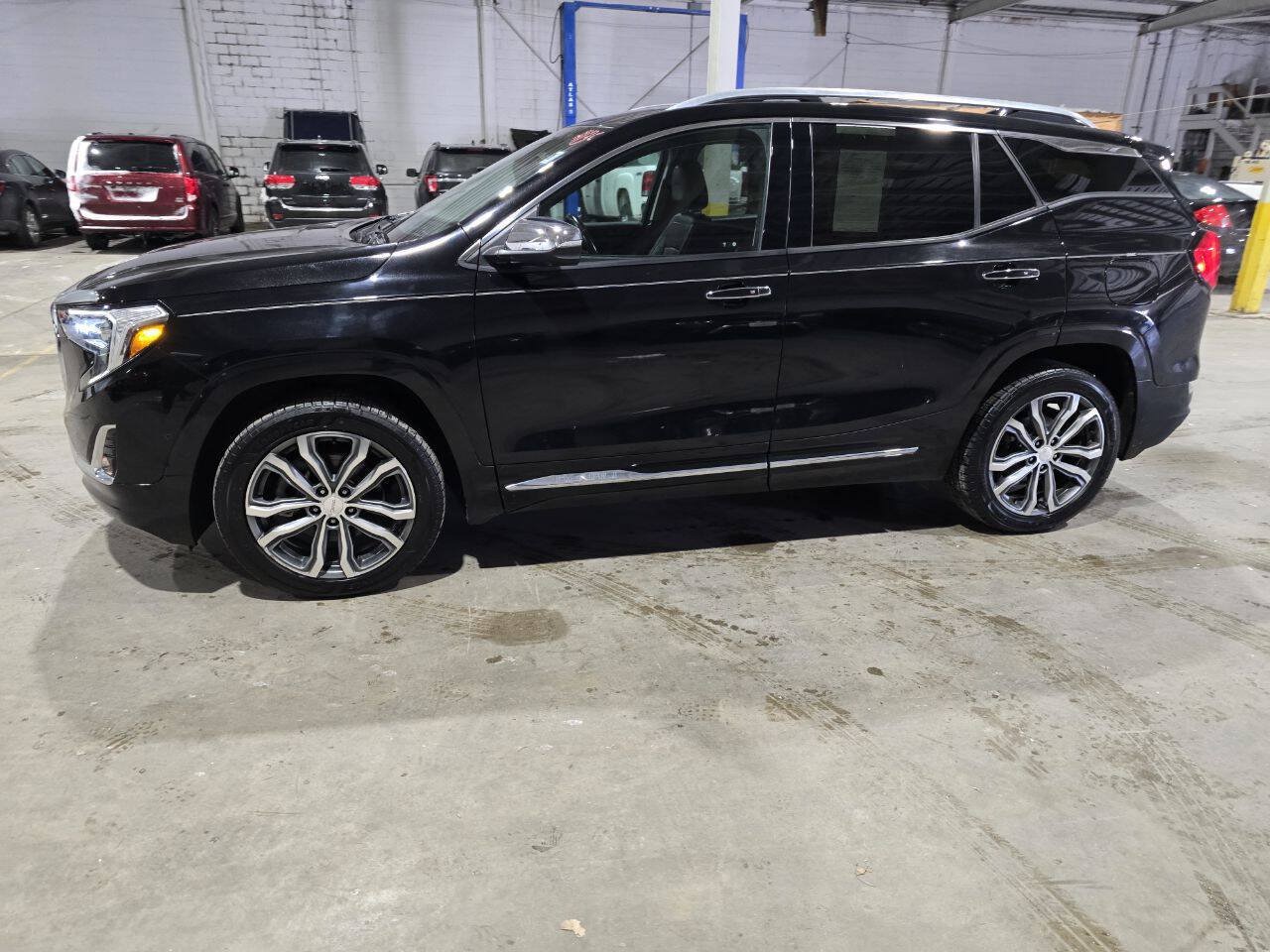 Used 2019 GMC Terrain Denali w/ Advanced Safety Package AWD/4WD image 4