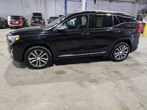 Used 2019 GMC Terrain Denali w/ Advanced Safety Package AWD/4WD image 4