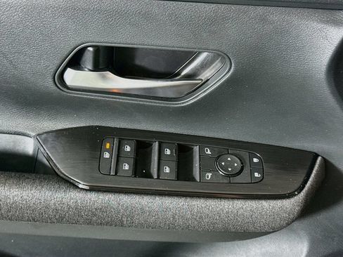 Certified 2025 Nissan Kicks SV w/ SV Premium Package AWD/4WD image 22