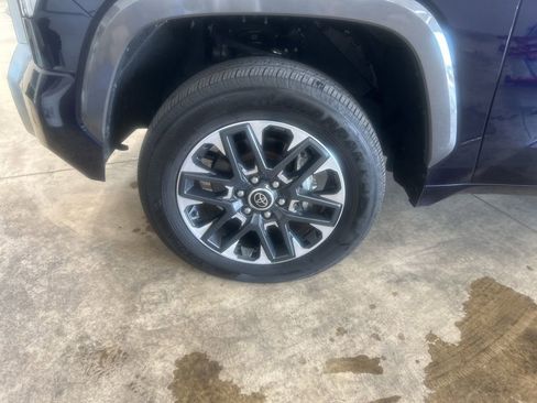 Used 2024 Toyota Tundra Limited image 29