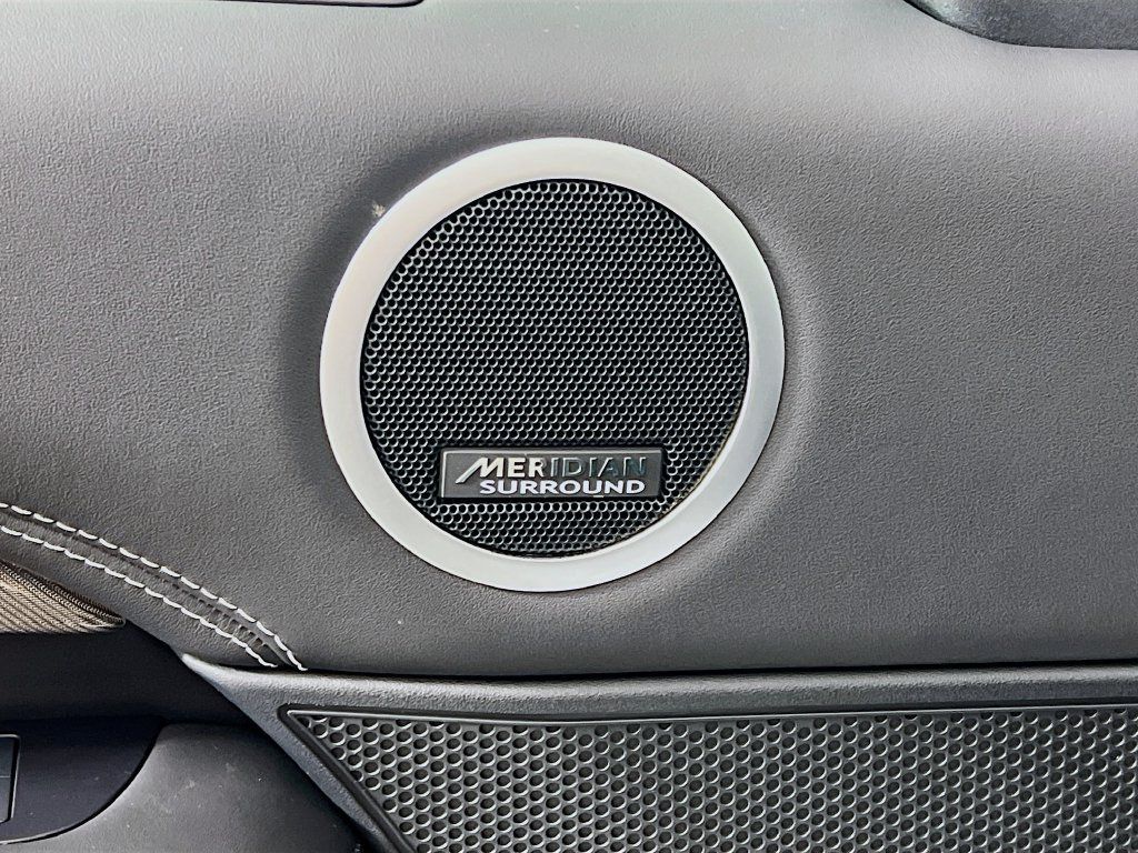 Certified 2025 Land Rover Discovery Metropolitan Edition AWD/4WD image 19