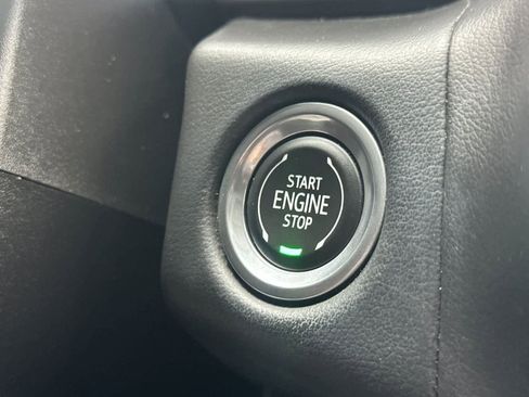 Used 2023 GMC Yukon XL SLT w/ SLT Premium Package image 23