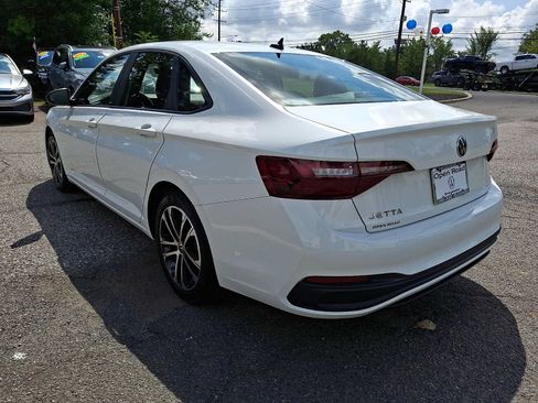 Used 2024 Volkswagen Jetta Sport FWD image 4