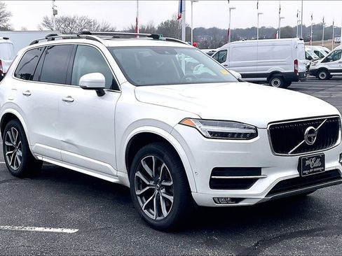 Used 2017 Volvo XC90 T6 Momentum w/ Vision Package image 1