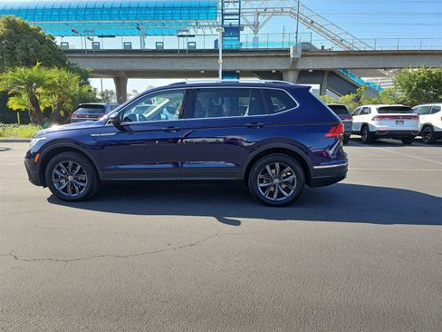 Certified 2023 Volkswagen Tiguan SE w/ Panoramic Sunroof Package image 8