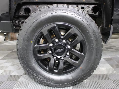 Used 2017 Chevrolet Silverado 2500 LTZ image 14