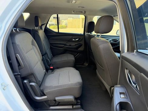 Used 2018 Chevrolet Traverse LT FWD image 18