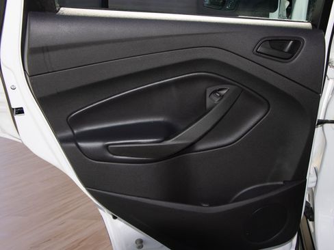 Used 2017 Ford Escape S image 14