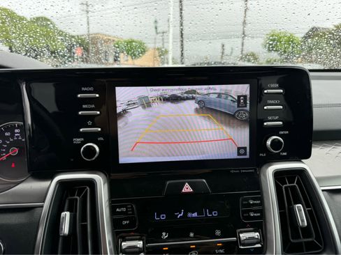 Used 2021 Kia Sorento S w/ Panoramic Sunroof Package image 7