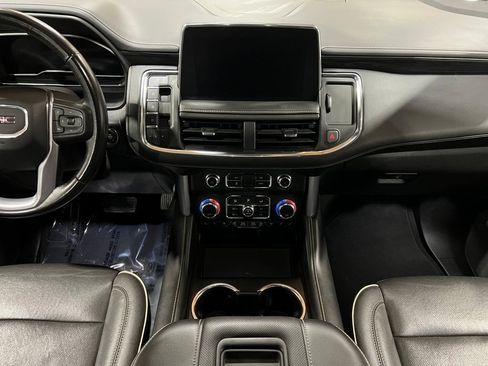 Used 2023 GMC Yukon XL SLT image 37