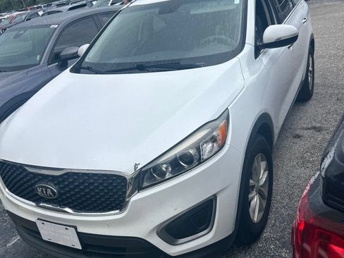 Used 2016 Kia Sorento LX FWD image 3