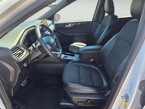 Used 2023 Ford Escape ST-Line Select AWD/4WD image 12