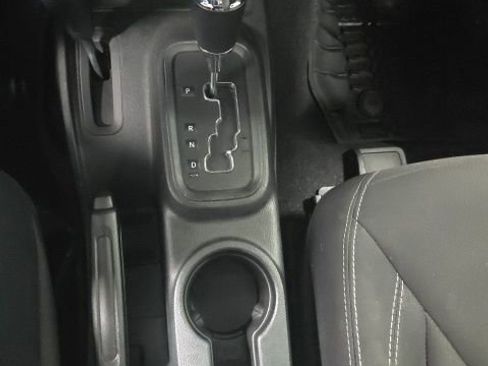 Used 2018 Jeep Wrangler Rubicon w/ Power Convenience Group AWD/4WD image 23
