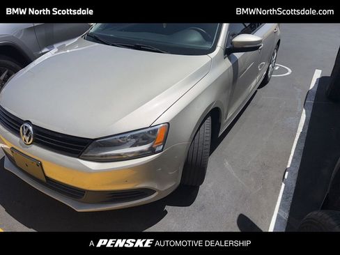 Used 2014 Volkswagen Jetta SE FWD image 1