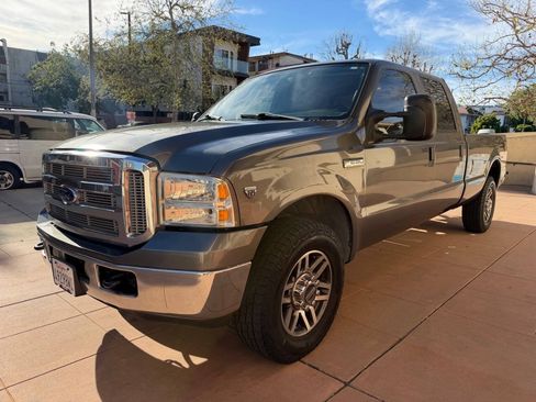 Used 2005 Ford F250 XLT RWD image 2