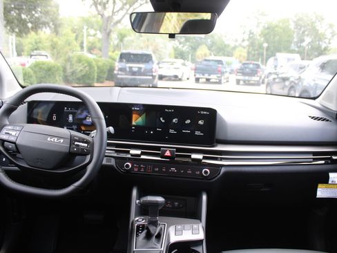 New 2026 Kia Sportage EX FWD image 24