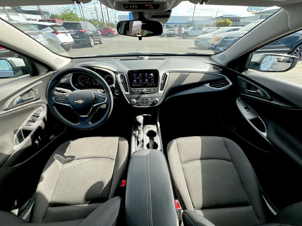 Used 2024 Chevrolet Malibu LT FWD image 18
