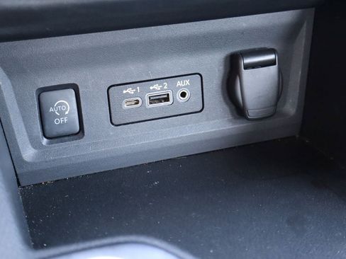 Used 2024 Nissan Sentra SV FWD image 23
