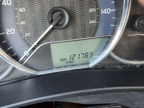 Used 2015 Toyota Corolla LE FWD image 26