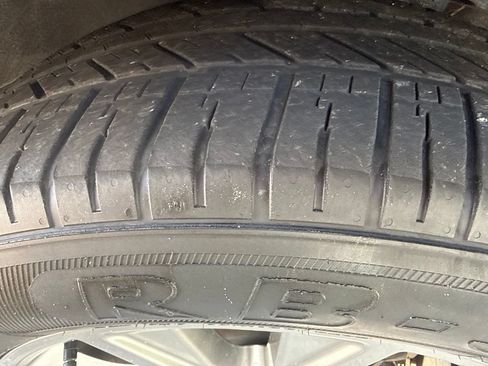 Used 2022 Ford Explorer XLT w/ Equipment Group 202A RWD image 8