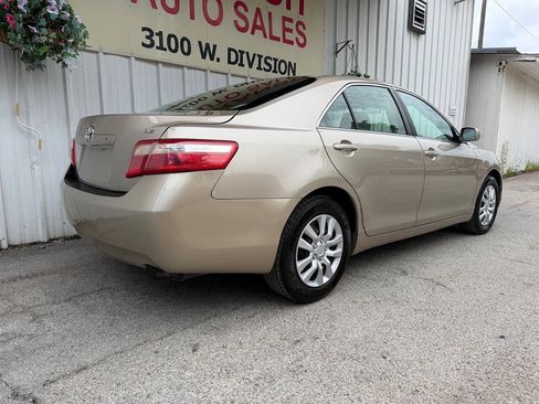 Used 2009 Toyota Camry LE FWD image 4