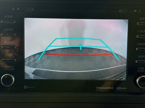 Used 2019 Toyota Sienna XLE image 23