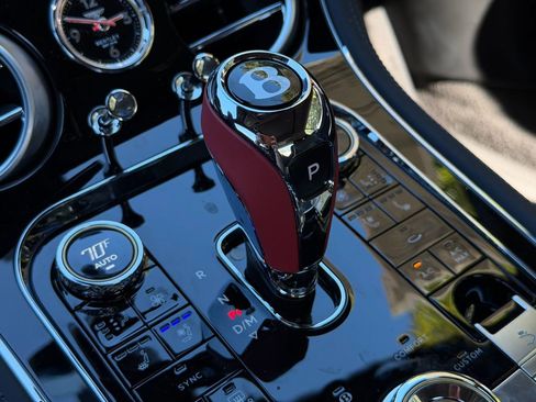 Used 2024 Bentley Continental GT V8 image 26