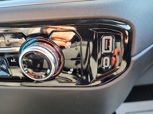 New 2026 GMC Sierra 1500 SLE w/ X31 Off-Road Package image 16