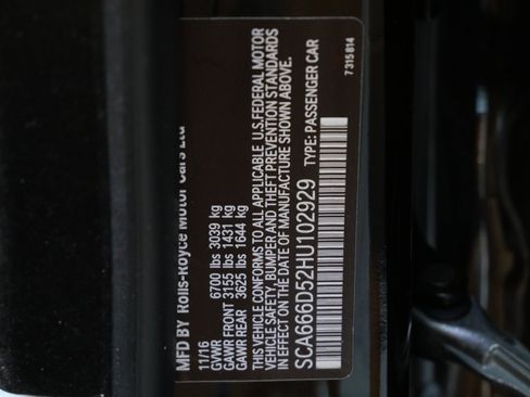 Used 2017 Rolls-Royce Dawn image 32