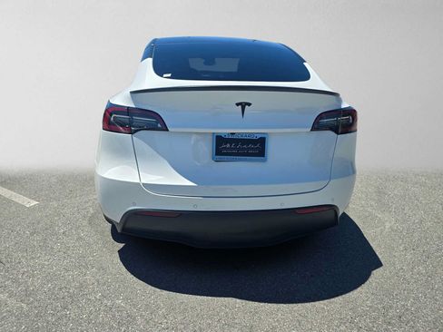 Used 2022 Tesla Model Y Performance AWD/4WD image 4