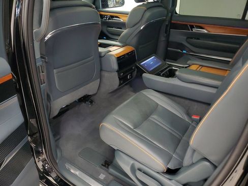 Used 2023 Jeep Grand Wagoneer Series II AWD/4WD image 23