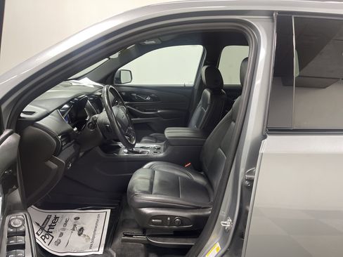 Used 2023 Chevrolet Traverse RS w/ LPO, Floor Liner Package image 10