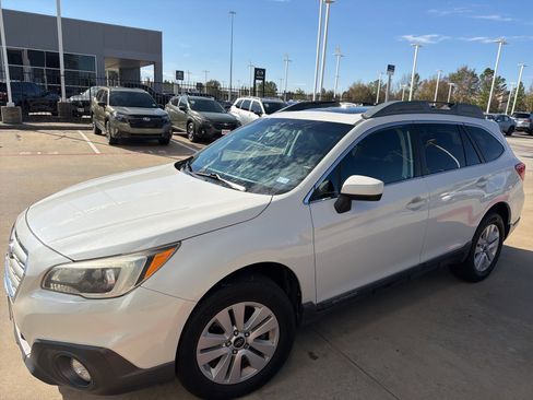 Used 2015 Subaru Outback 2.5i Premium image 1