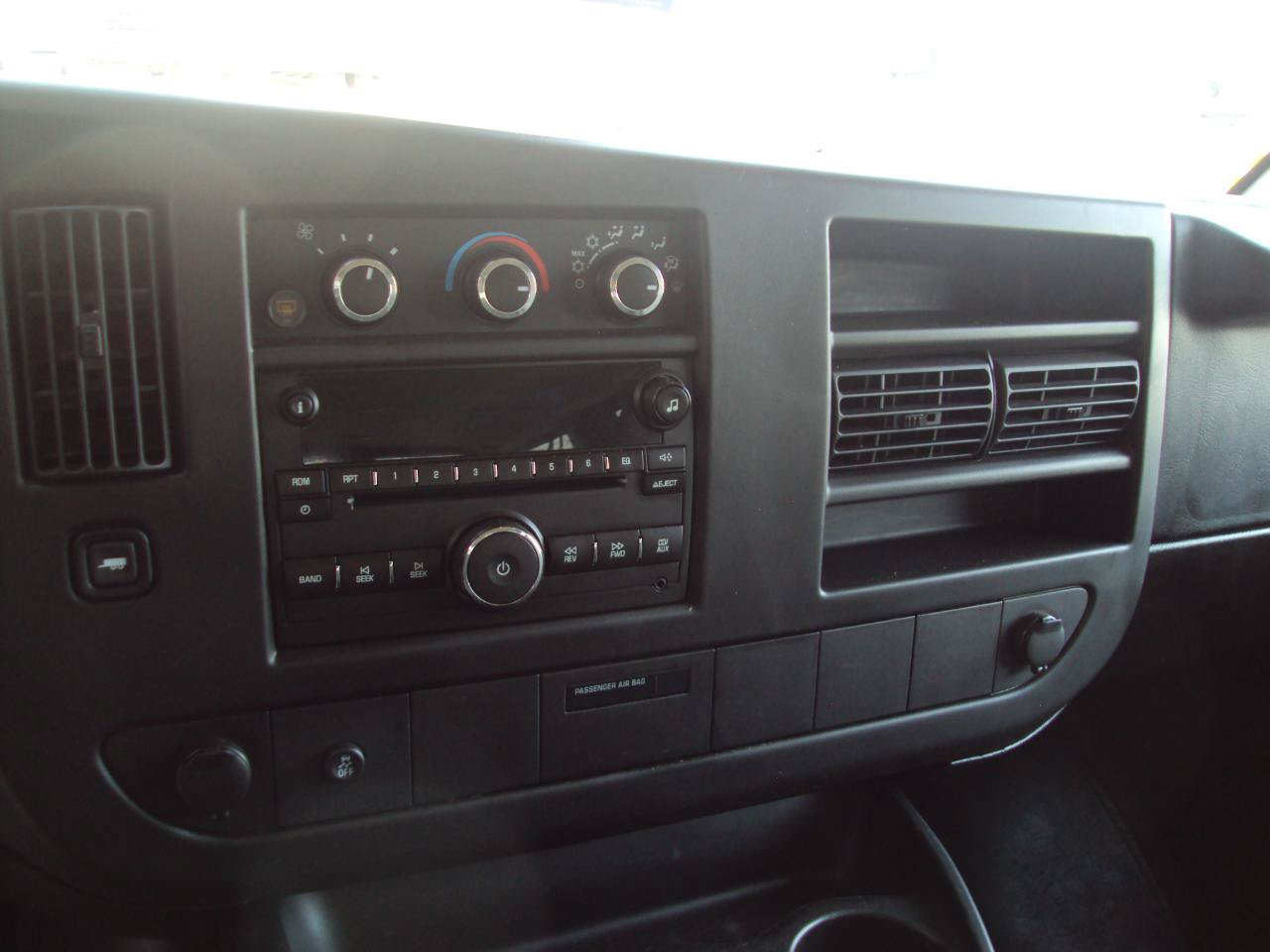 Used 2014 Chevrolet Express 1500 LT w/ LT Preferred Equipment Group AWD/4WD image 20