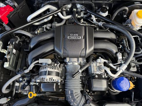 Used 2023 Toyota GR86 Premium w/ ALL Weather Mat Package (TMS) image 21