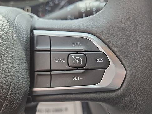 Used 2024 Jeep Compass Latitude w/ Sun and Sound Group AWD/4WD image 26