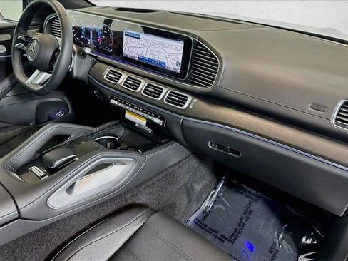 New 2026 Mercedes-Benz GLS 580 4MATIC image 28
