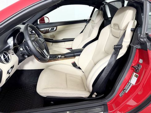 Used 2015 Mercedes-Benz SLK 250 image 37