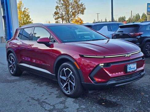 New 2026 Chevrolet Equinox EV LT image 3