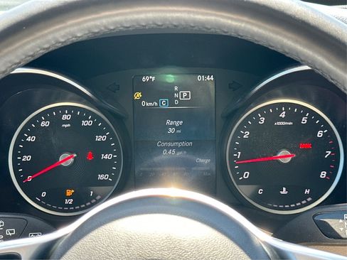 Used 2020 Mercedes-Benz GLC 300 4MATIC w/ Premium Package image 21