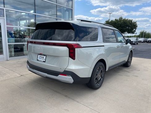 New 2026 Kia Carnival EX FWD image 5