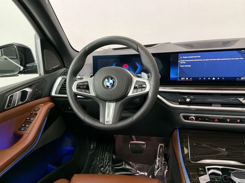 Certified 2025 BMW X5 xDrive40i w/ M Sport Package AWD/4WD image 28