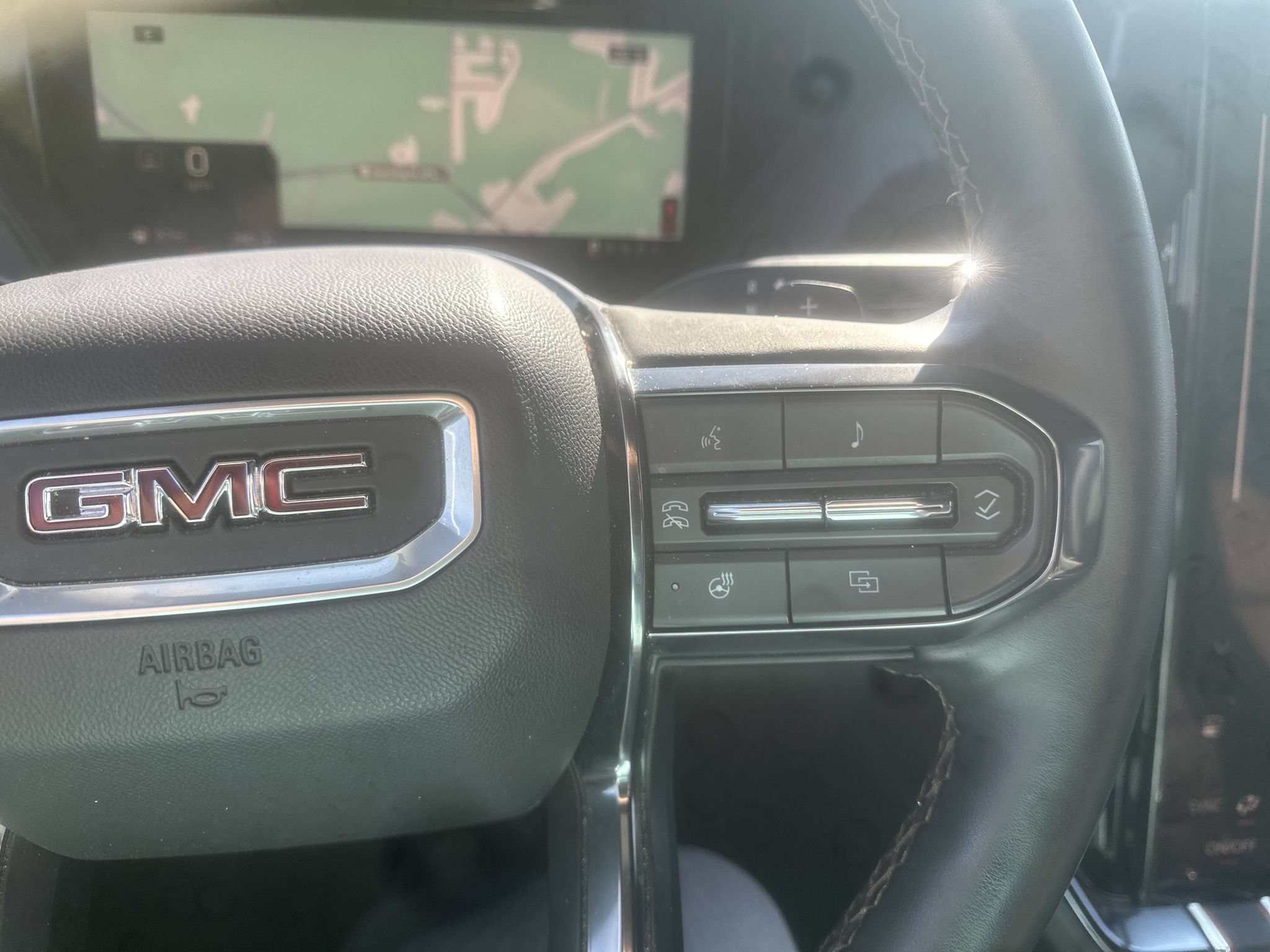 Used 2025 GMC Yukon AT4 w/ AT4 Premium Plus Package AWD/4WD image 21